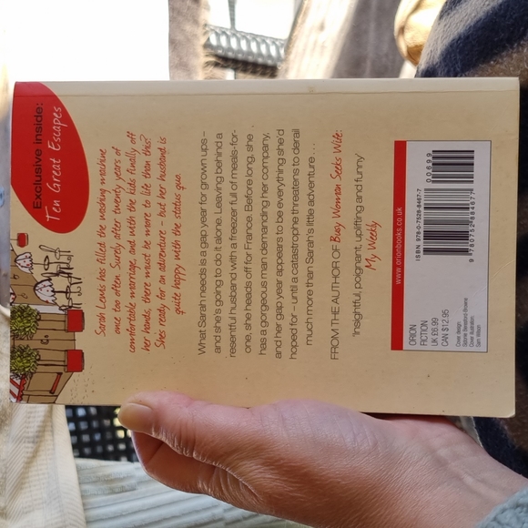 Book - The Gap Year for Grown Ups by Annie Sanders - Picture 2 of 3